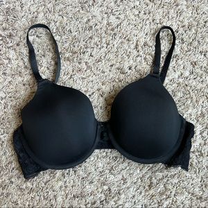 EUC Beautiful black w/ lace detail Motherhood Maternity cup nursing bra 34C